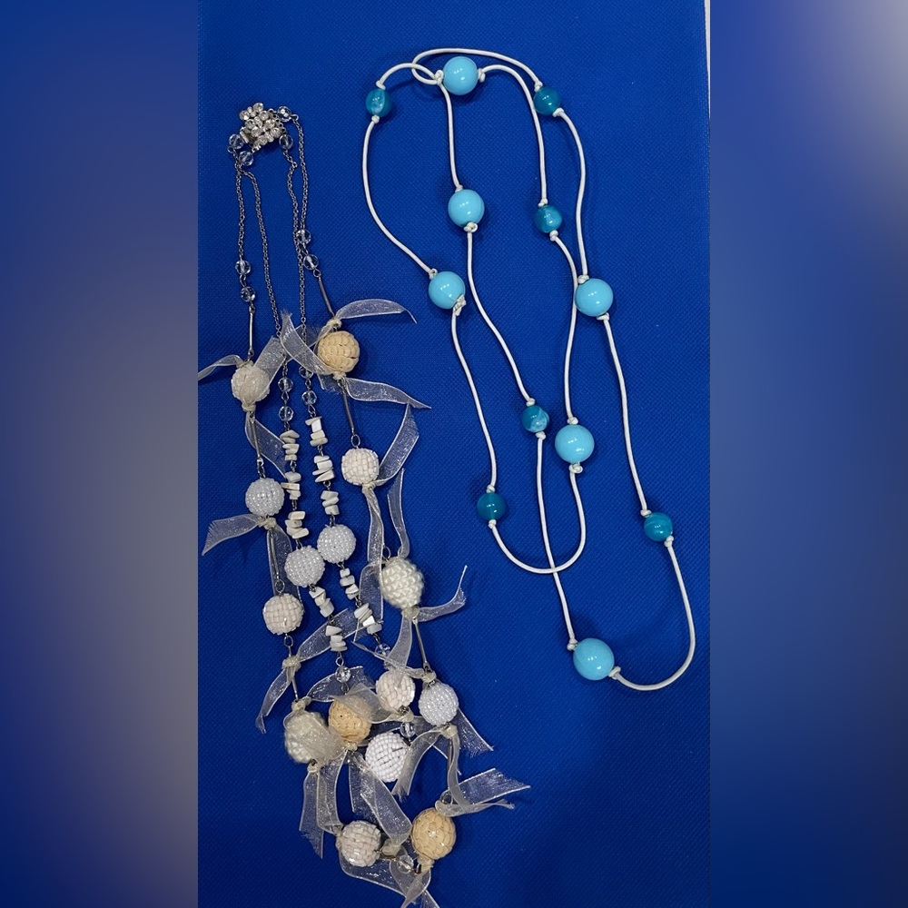 2 ladies necklaces